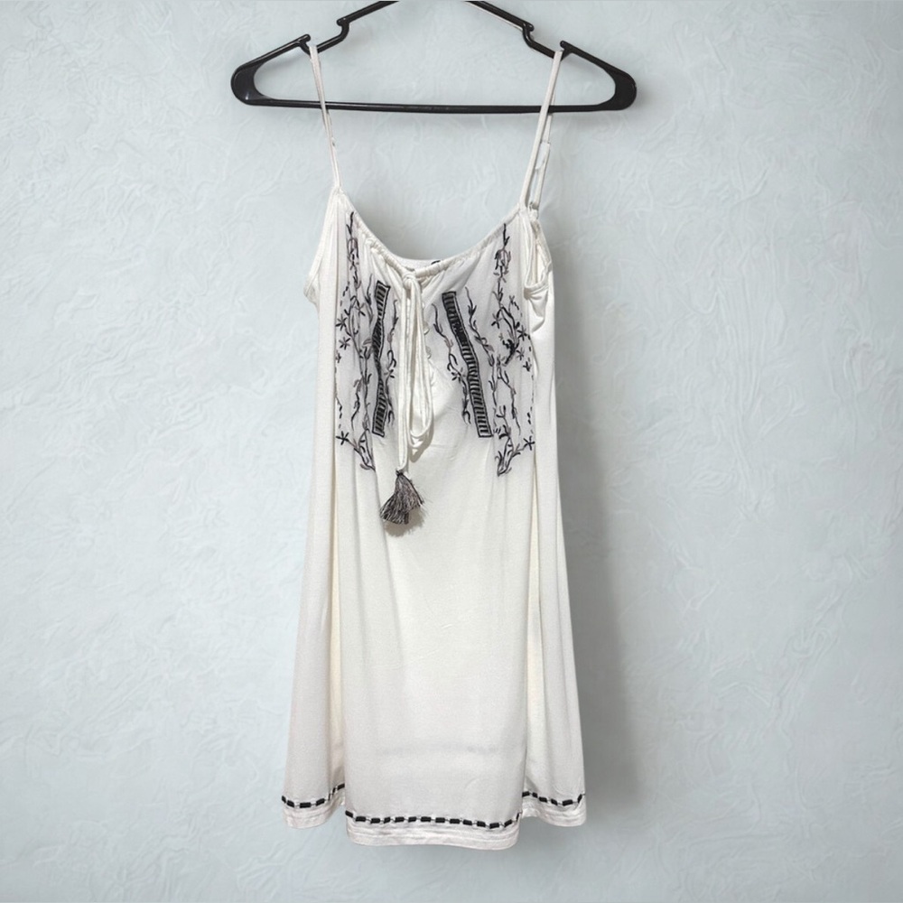 New! POL Boho Embroidered Tassel Tie Spaghetti Strap Tank Top Cream Size med